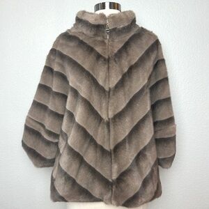 Winter Faux Fur Jacket Women's One Size Taupe Full Zip Pockets Warm Fur Coat NWT